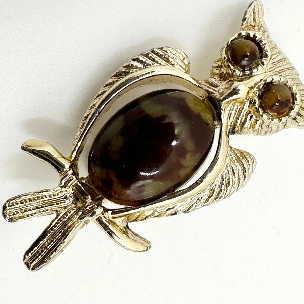 Pair Vintage Gold Tone‎ Owl Brooches Tiger's Eye Belly Pins Unsigned Birds